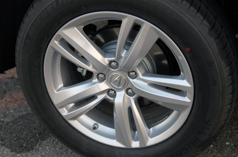 Колеса Acura RDX (TB3/4) 2012 года  (фото 80 из 122)